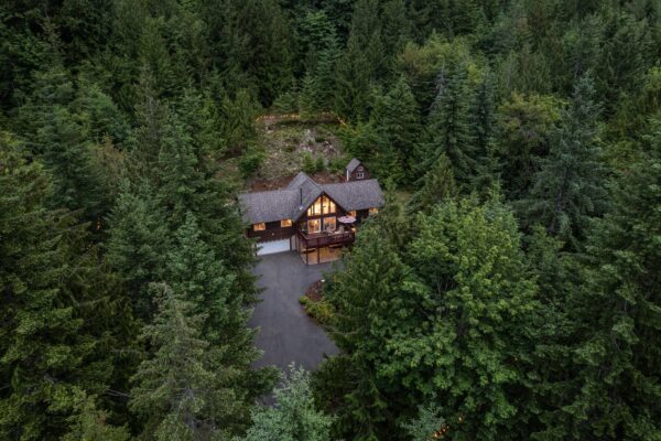 11-web-or-mls-4918+N+Lake+Cushman+Rd,+Hoodsport,+WA_Luminate+Media_011