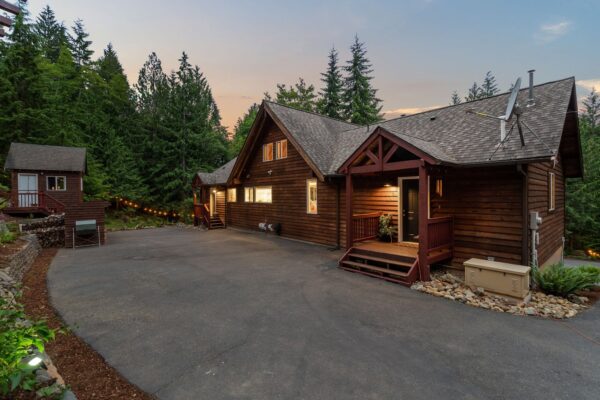 13-web-or-mls-4918+N+Lake+Cushman+Rd,+Hoodsport,+WA_Luminate+Media_013