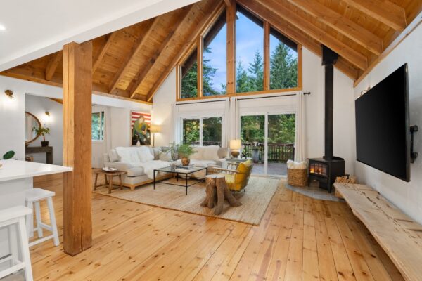 16-web-or-mls-4918+N+Lake+Cushman+Rd,+Hoodsport,+WA_Luminate+Media_016