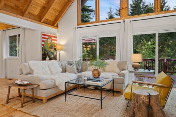 17-web-or-mls-4918+N+Lake+Cushman+Rd,+Hoodsport,+WA_Luminate+Media_017