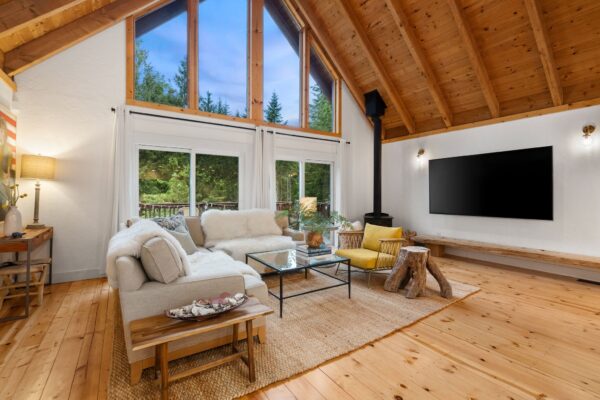 18-web-or-mls-4918+N+Lake+Cushman+Rd,+Hoodsport,+WA_Luminate+Media_018