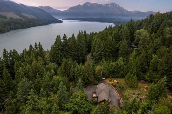 6-web-or-mls-4918+N+Lake+Cushman+Rd,+Hoodsport,+WA_Luminate+Media_006